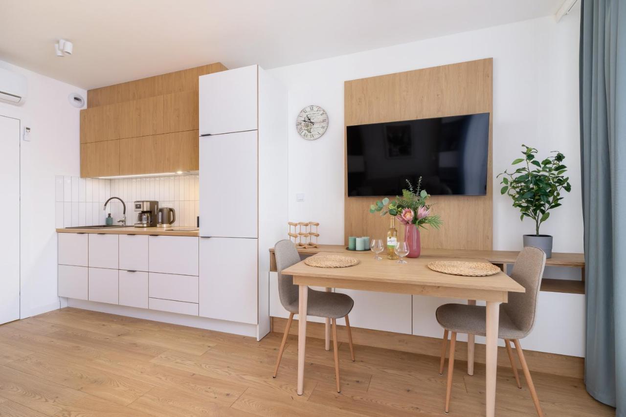 קרקוב City Studio With Ac Czarnowiejska By Renters מראה חיצוני תמונה