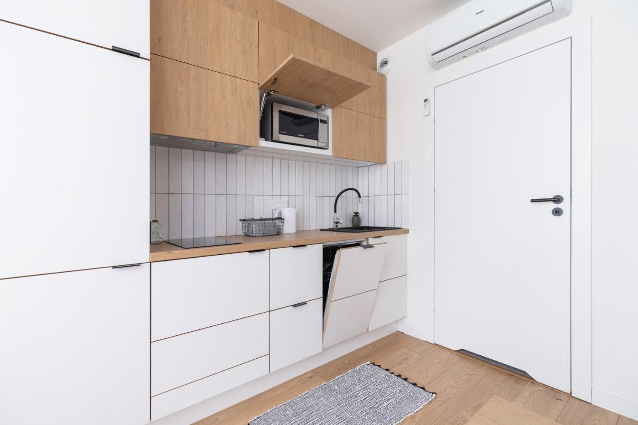 קרקוב City Studio With Ac Czarnowiejska By Renters מראה חיצוני תמונה